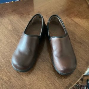 Dansko Caitlin Leather Slip On Slip Resistant Clogs Size 38 (8-8.5)